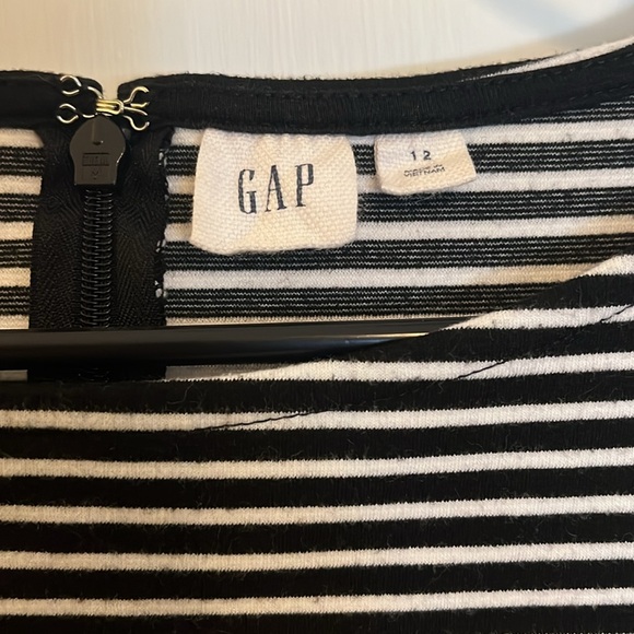 Black and White Striped GAP Dress (Size 12) - Picture 3 of 5